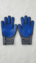ComfyTail deshedding grooming glove